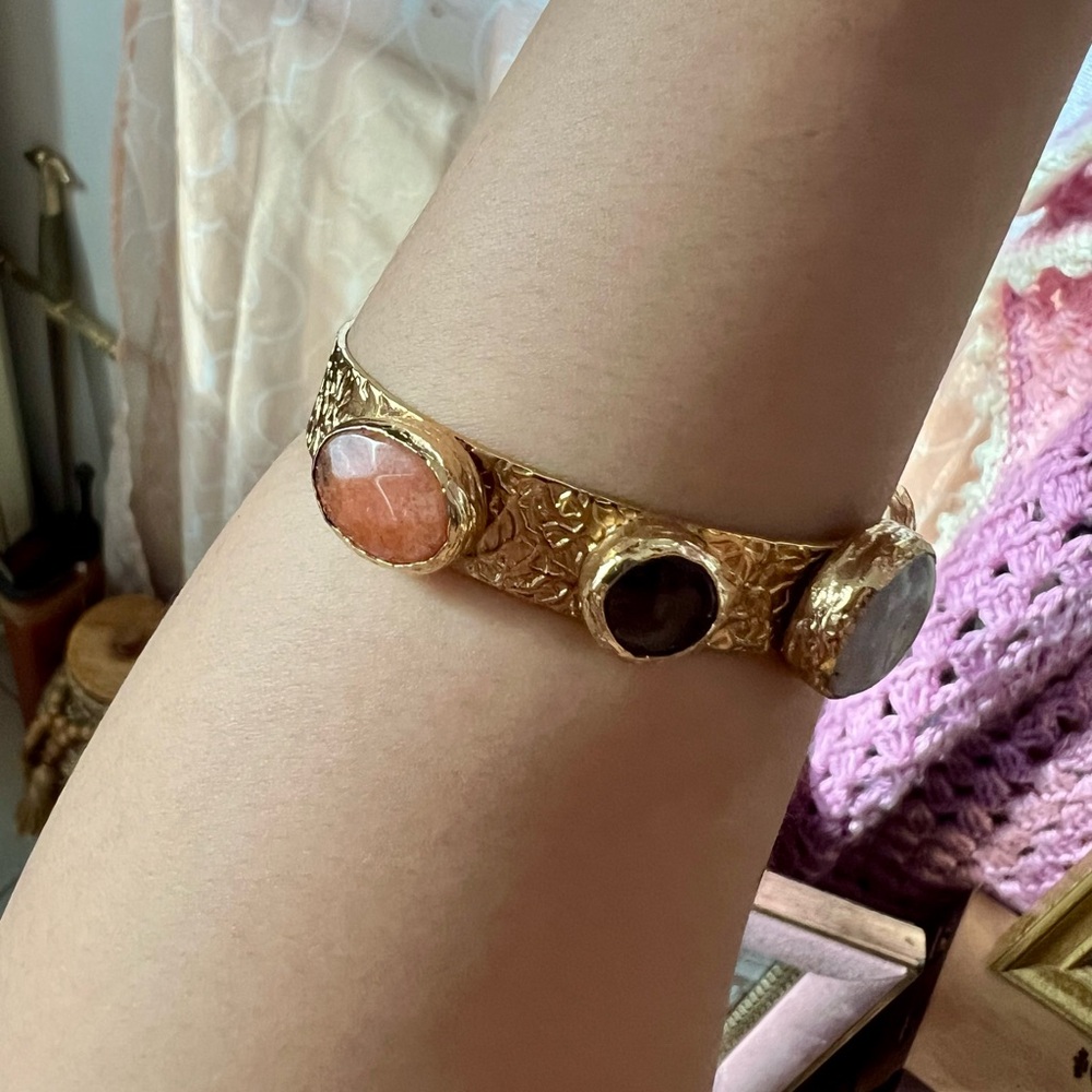 ✨ Golden Cuff with Semiprecious Stones – Artisan Turkish Design - Picture 10 of 15